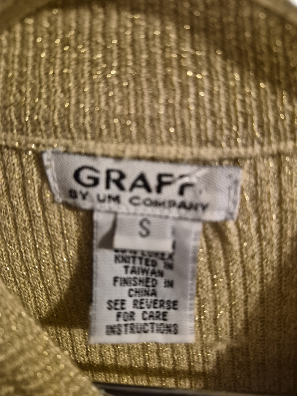 Short-Sleeve Ribbed Top in Pale Yellow - Picture 3 of 3